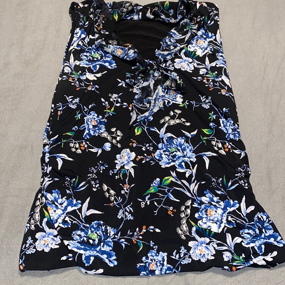 WHBM sleeveless neck tye blouse XL